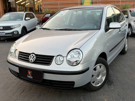 VOLKSWAGEN POLO SEDAN 1.6 8V GASOLINA 4P MANUAL